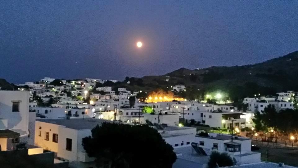 Yvonni Studios Skala  Luaran gambar